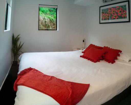 Central, Modern Loft Style Home - 2 Min Walk From Town Queenstown Exterior photo