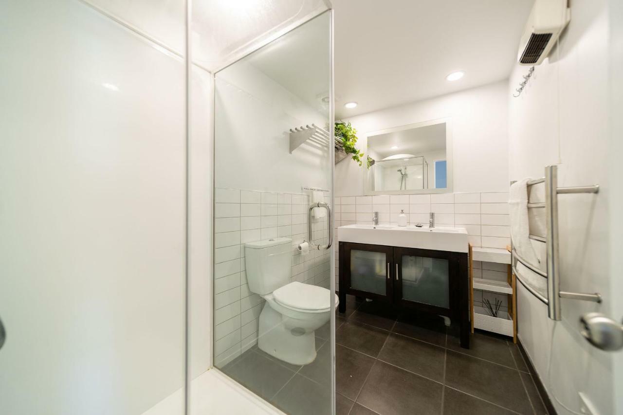 Central, Modern Loft Style Home - 2 Min Walk From Town Queenstown Exterior photo